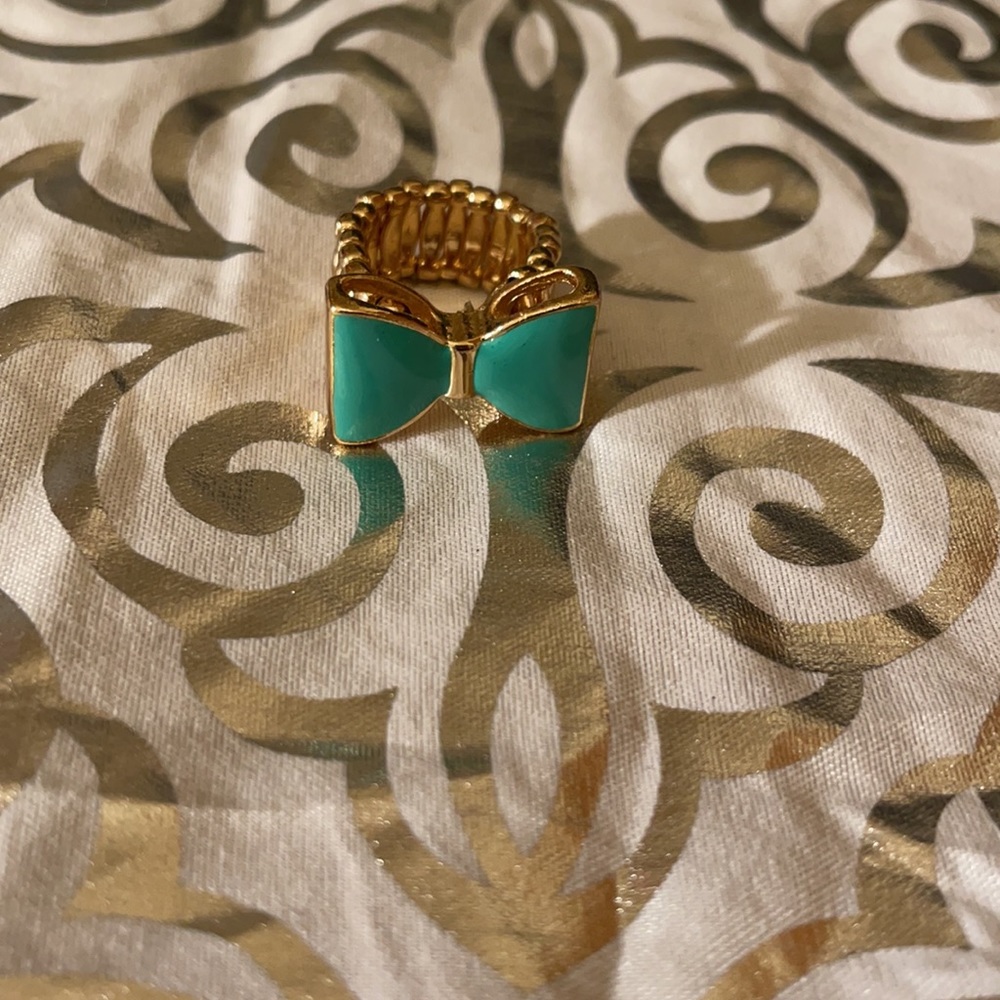 Bow ring - Picture 2 of 3